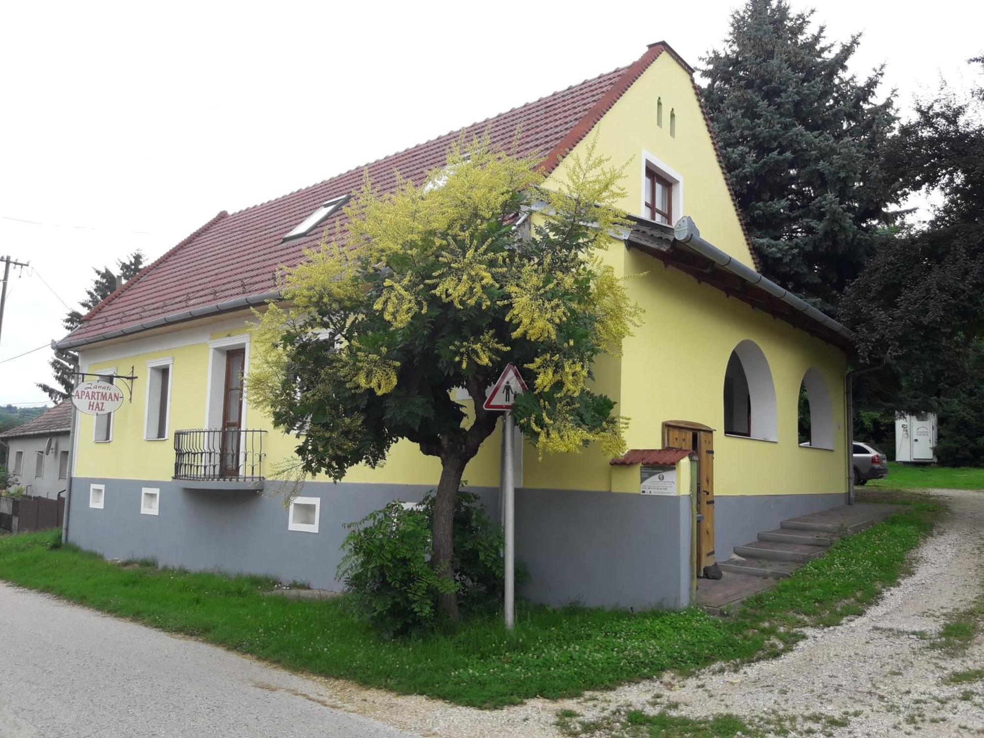 Zanati Apartmannház Nagykapornak Exterior foto